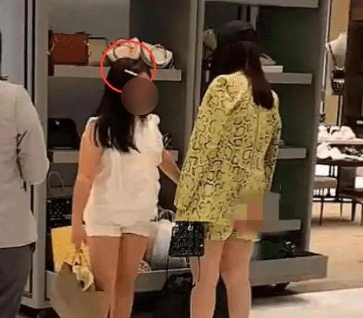 关于王诗龄的炫富看法,王诗龄还晒出了自己的照片