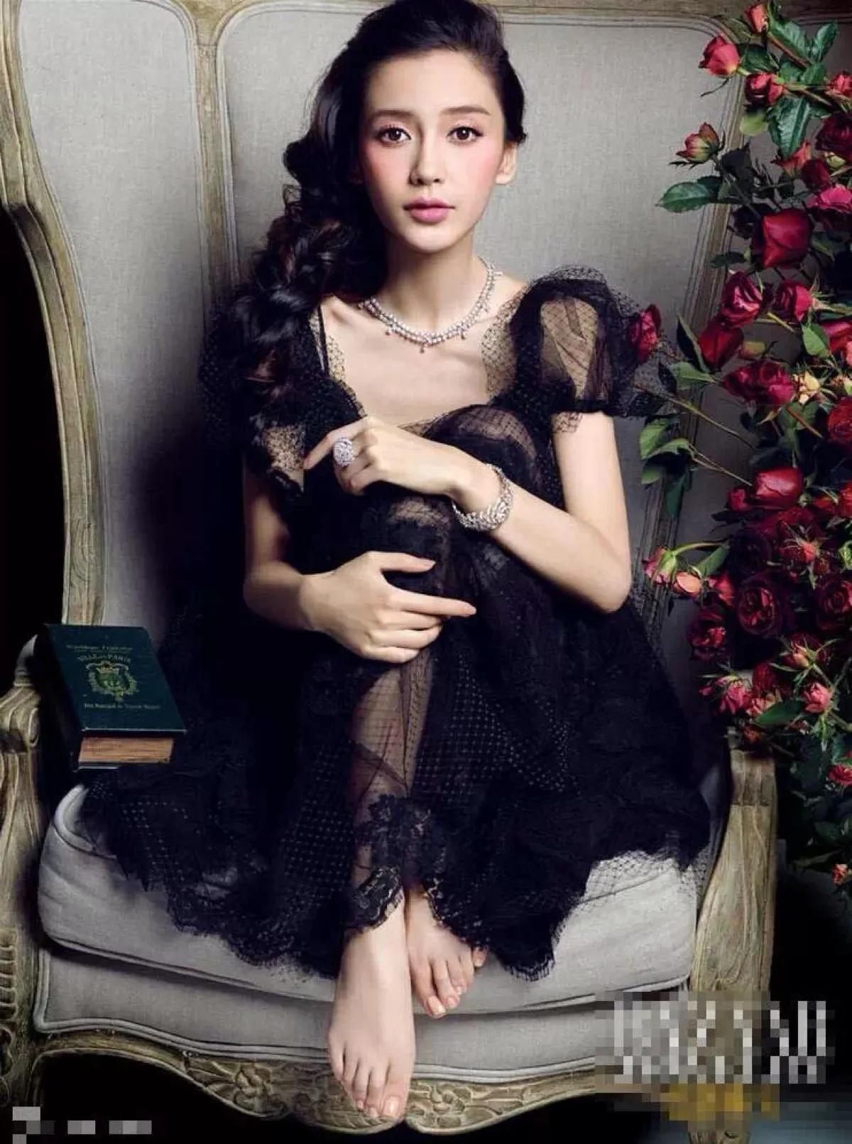 杨颖回应脚趾甲太长,杨颖做美甲