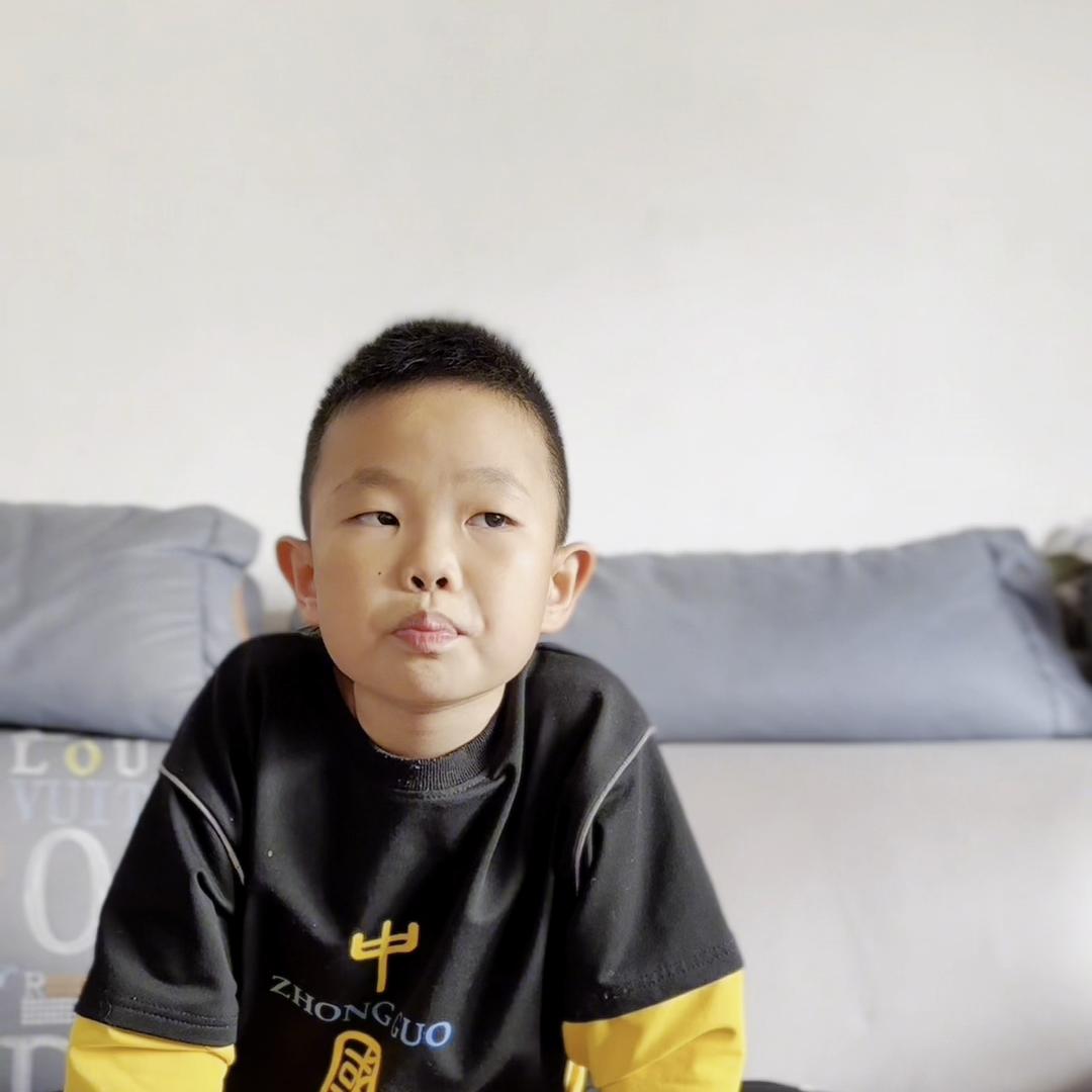 曹操用七星宝刀刺杀董卓全过程,曹操将七星宝刀献给董卓