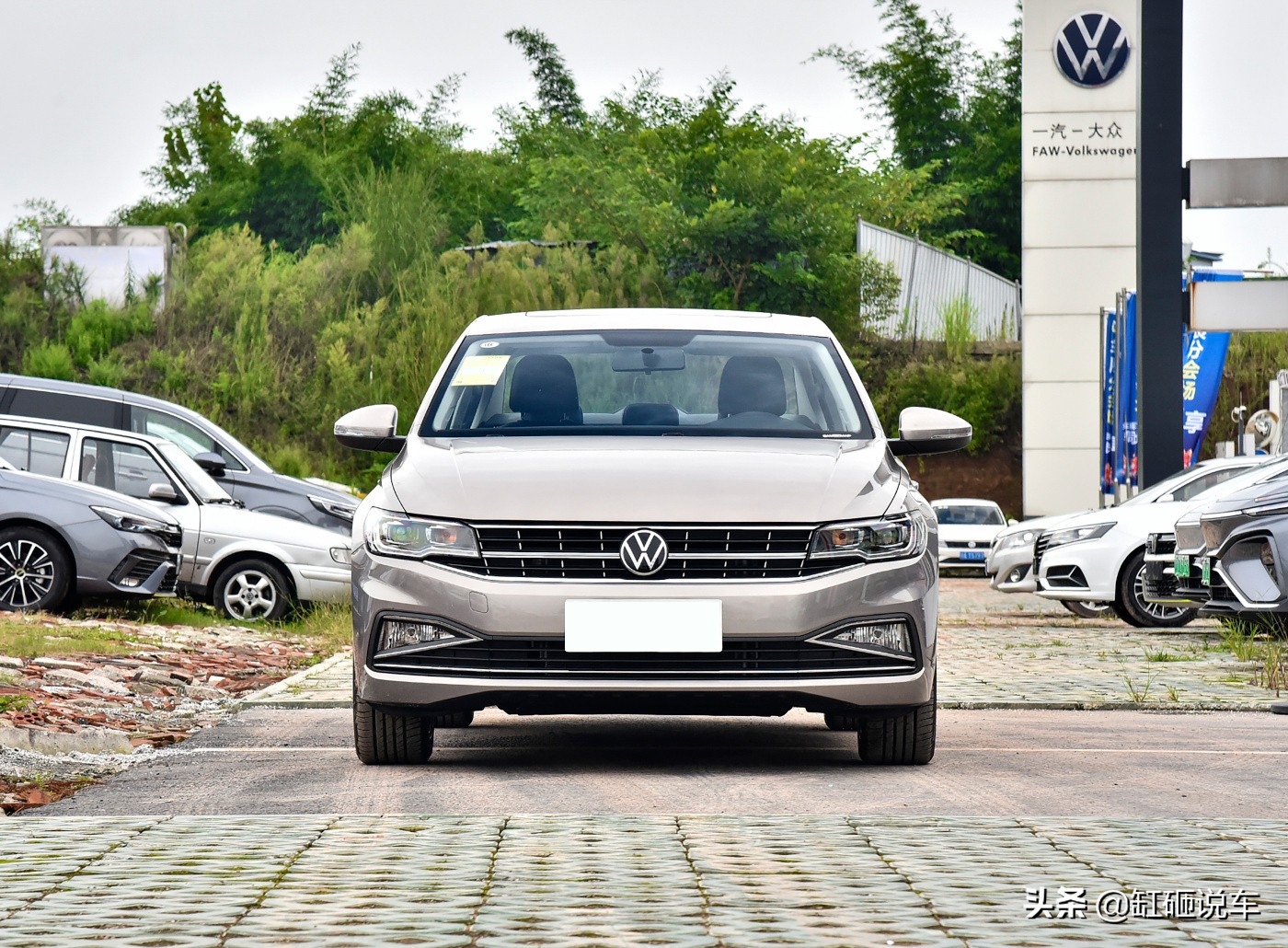 评测最新款大众宝来,好车不贵经济实惠19年大众宝来