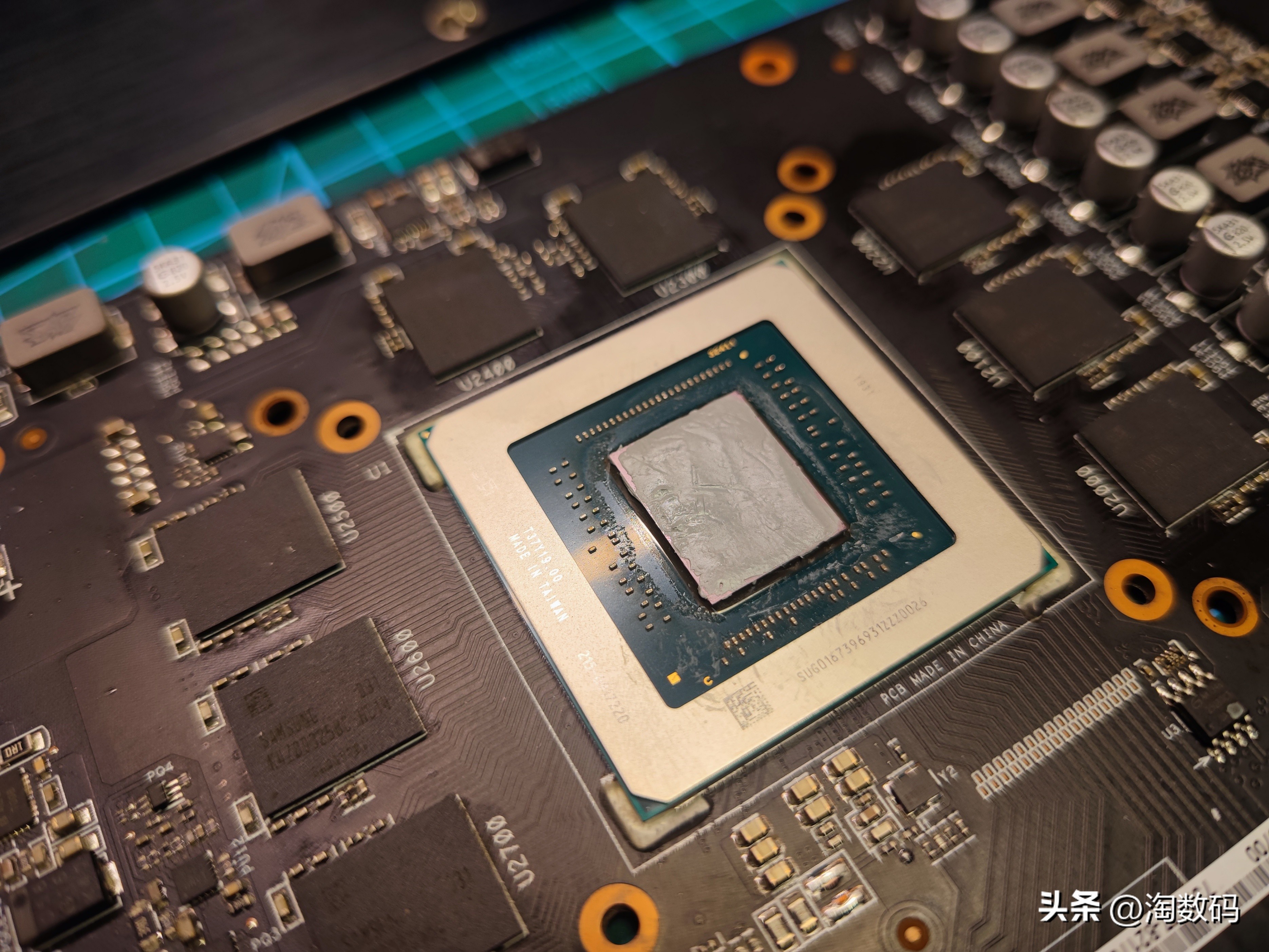 头铁矿卡配矿电:¥666块华硕RX5700+¥109块鑫谷金牌1250W装个机