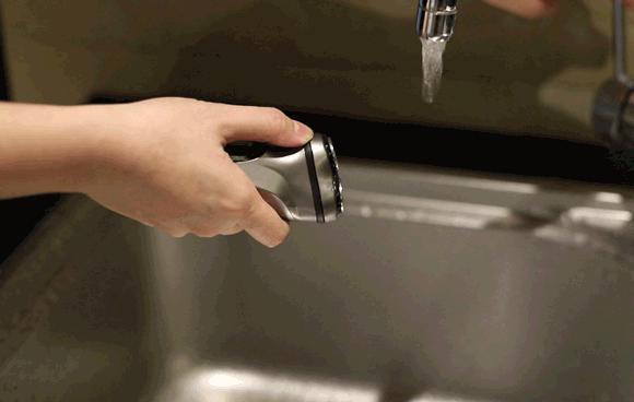 剃须刀变钝不要扔教你修复的方法,剃须刀钝了只需一张纸就能变锋利