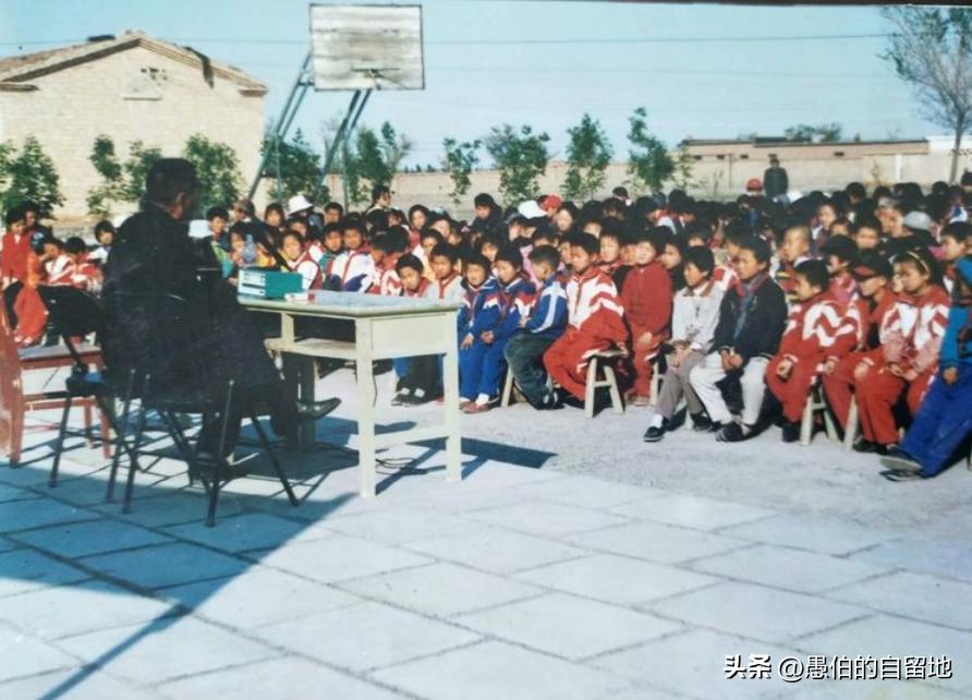 纪实：20年前，我们乡镇小学的校长，因奸淫*女幼**罪被捕