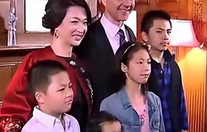 金星被问：做了变性手术后，他会无法抗拒和女人一起洗澡吗？