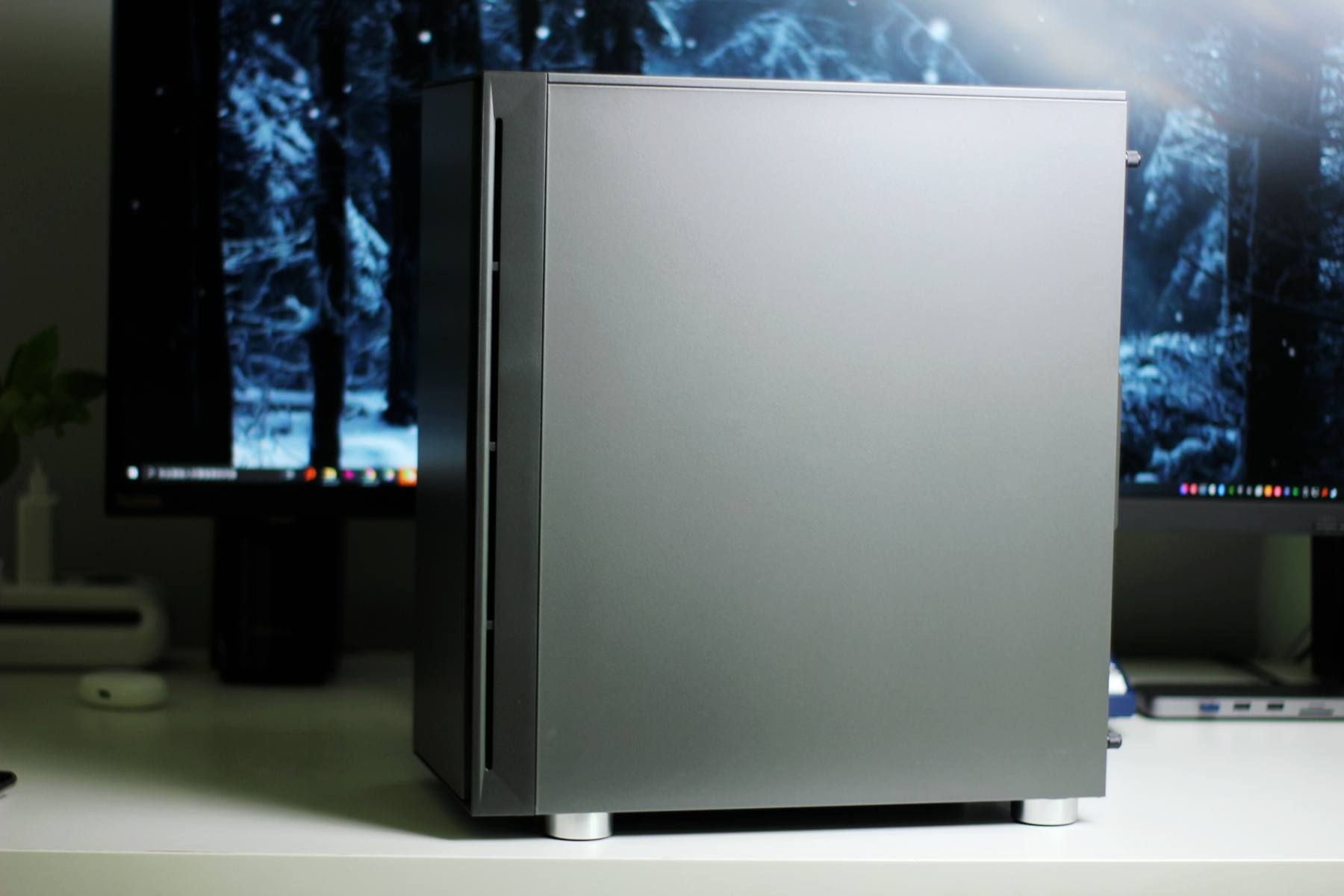 低调务实的办公电脑之选：超频三光愈2钛灰色机箱+EF120风扇