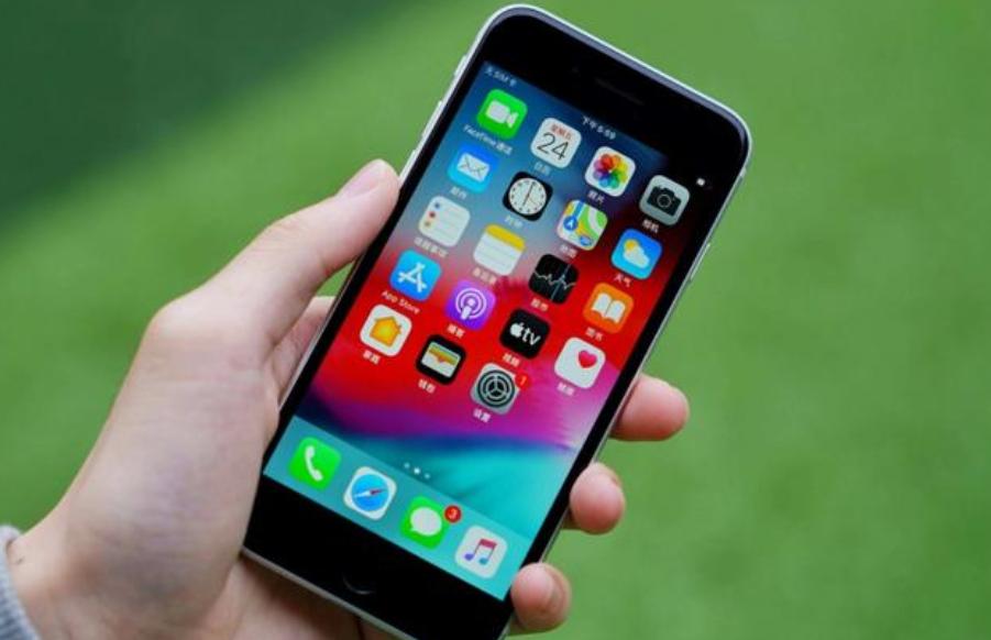 iphonese3与小米12s,iphonese3和小米12哪个好