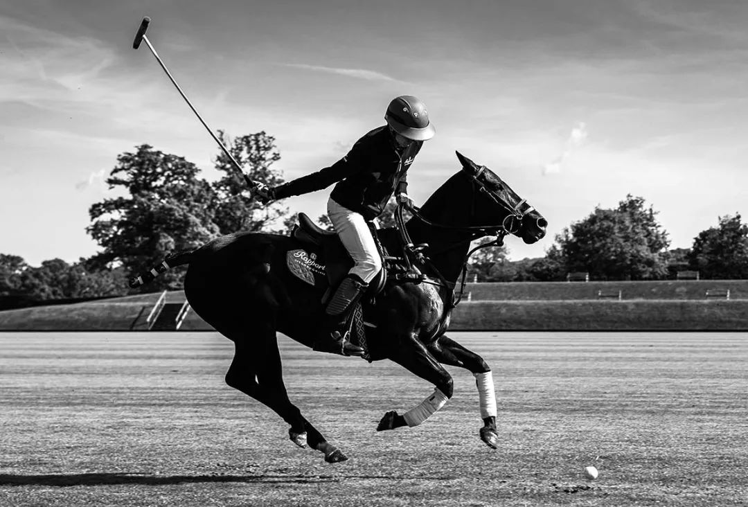 高定位无热炒，这个运动正装通吃的系列可谓样样能打