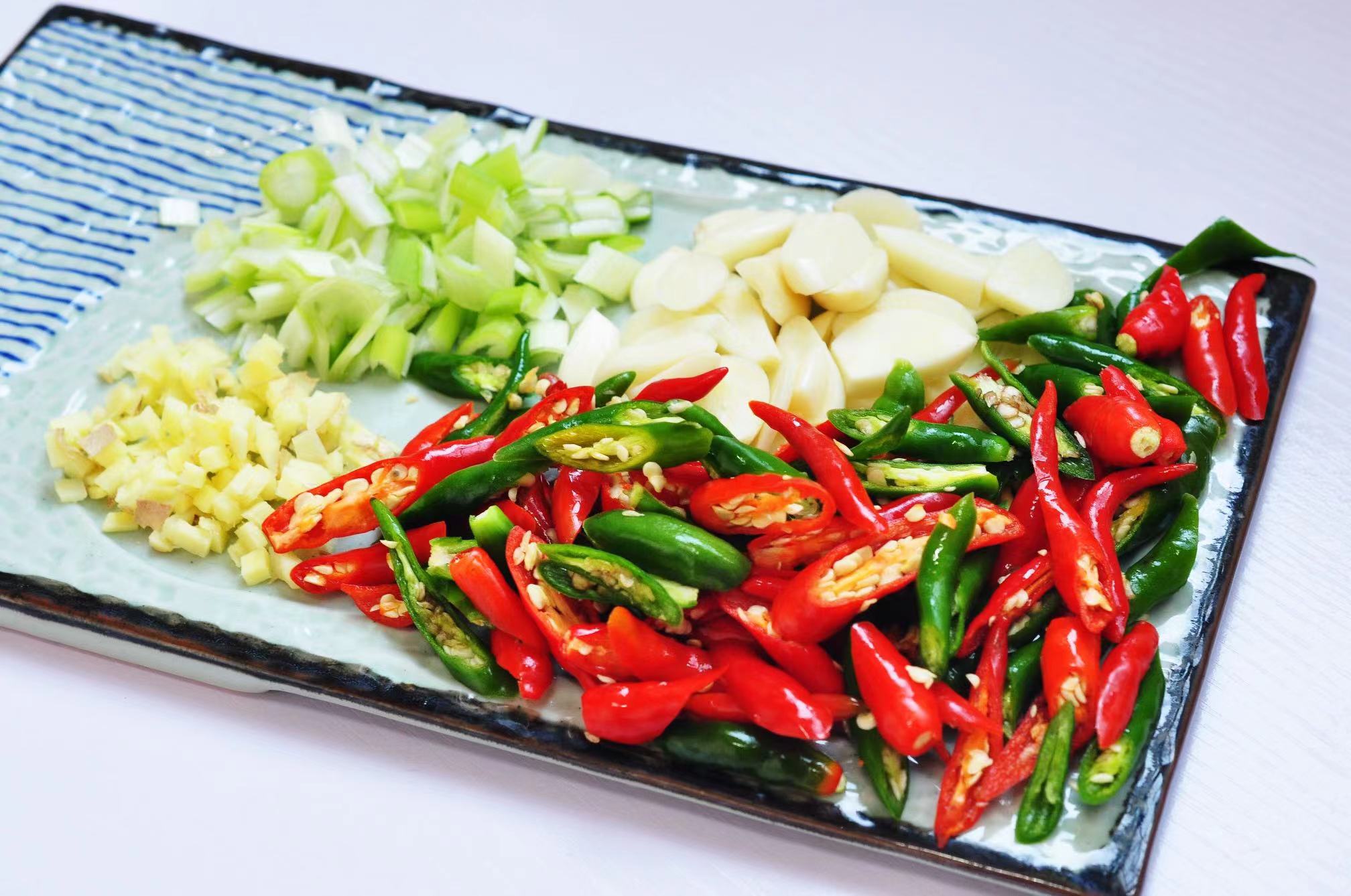 切干鱿鱼卷的正确方法,鱿鱼皮怎么撕干净利落