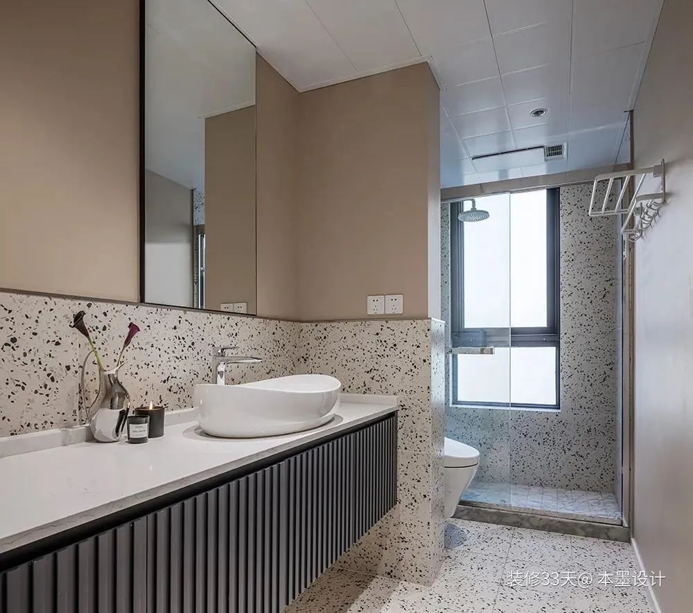 客厅超大储物柜改成衣帽间,客厅小房间改衣帽间