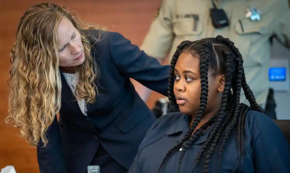 美国女孩遭杀害后残忍报复施暴者,美国15岁女孩杀害性侵者被判缓刑