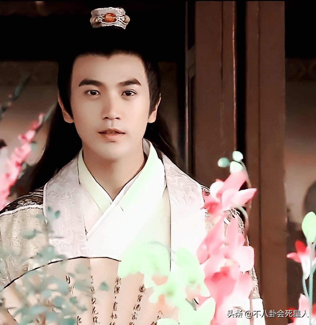 被韩国媒体评选为中国古装四美,公认古装四美男中国