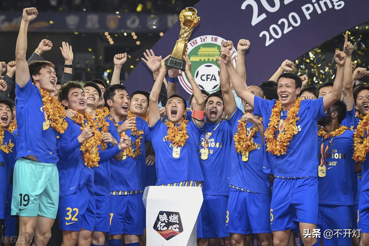 郑智在广州恒大十大高光时刻,郑智撑起了困境中的广州队