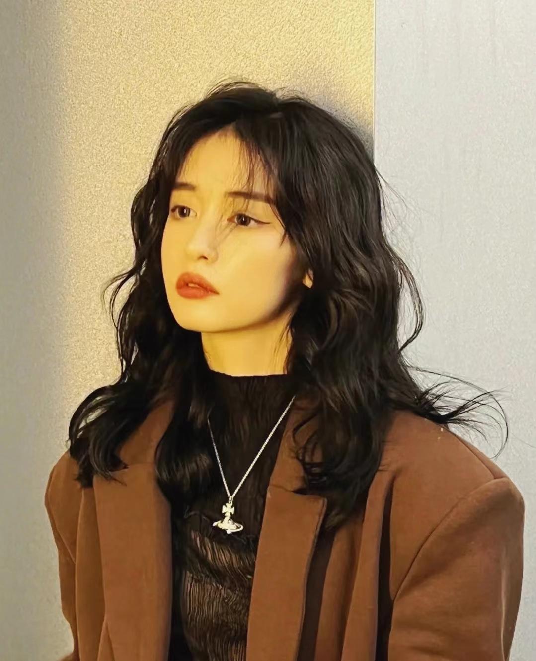 显脸小减龄的发型扎法,大脸显脸小减龄短发发型