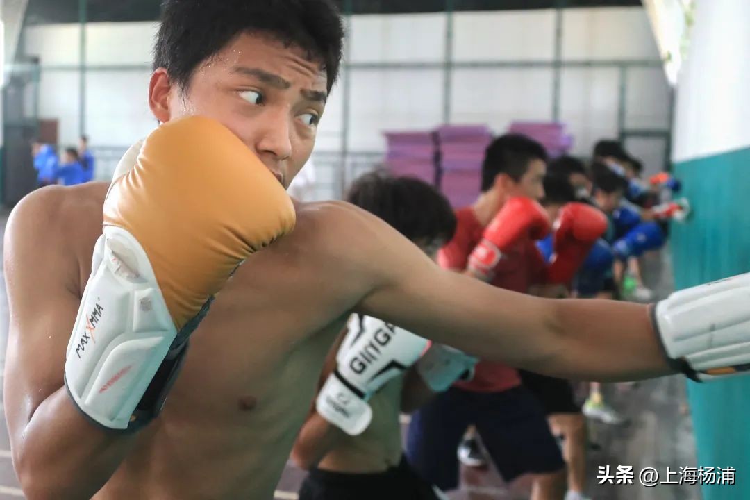 厉兵秣马奋勇向前,厉兵秣马意气风发