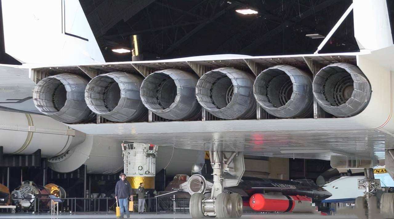 xb-70轰炸机试飞视频,xb-70超音速战略轰炸机为什么退役