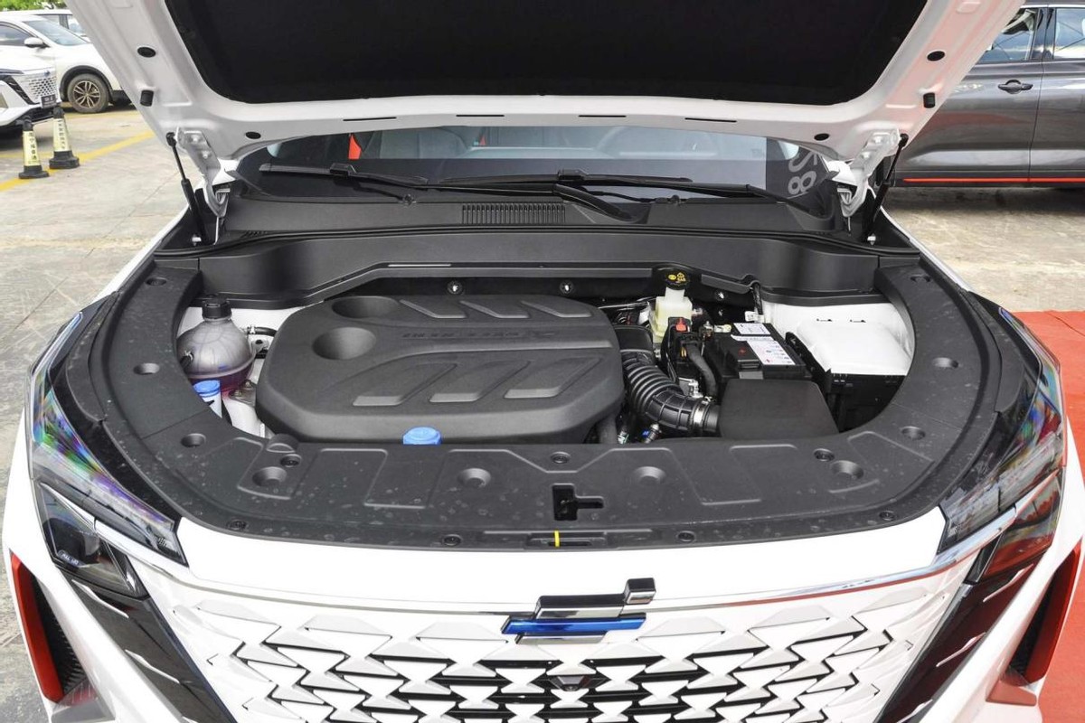 长安欧尚z6和瑞虎7p哪个值得买,开了5年的瑞虎7