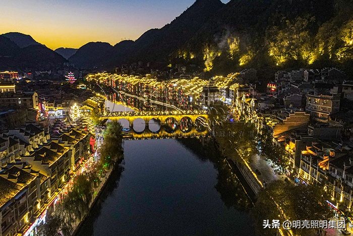 今年的亮化工程为什么这么大,亮化工程应不应该限制