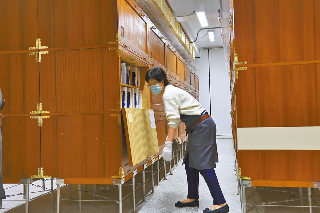 台北故宫博物院文物损毁,台北故宫博物院转移藏品