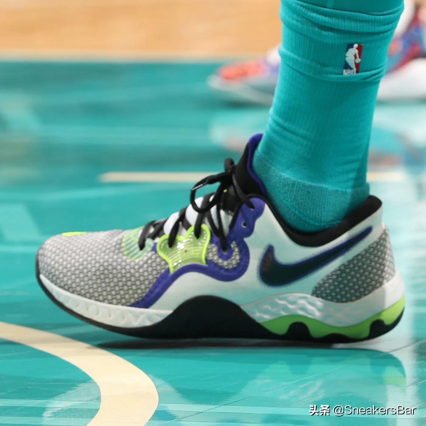 今日nba球星上脚球鞋一览 (nba球星球鞋每日上脚詹姆斯)