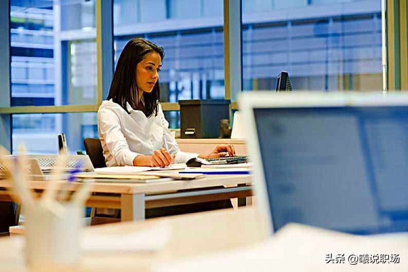 做运输行业的司机真累真苦,运输物流司机月薪1万靠谱嘛