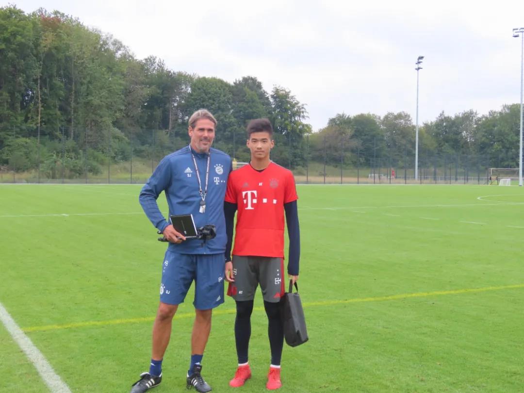 拜仁u19刘邵子洋比赛,拜仁签下18岁中国门将刘邵子洋