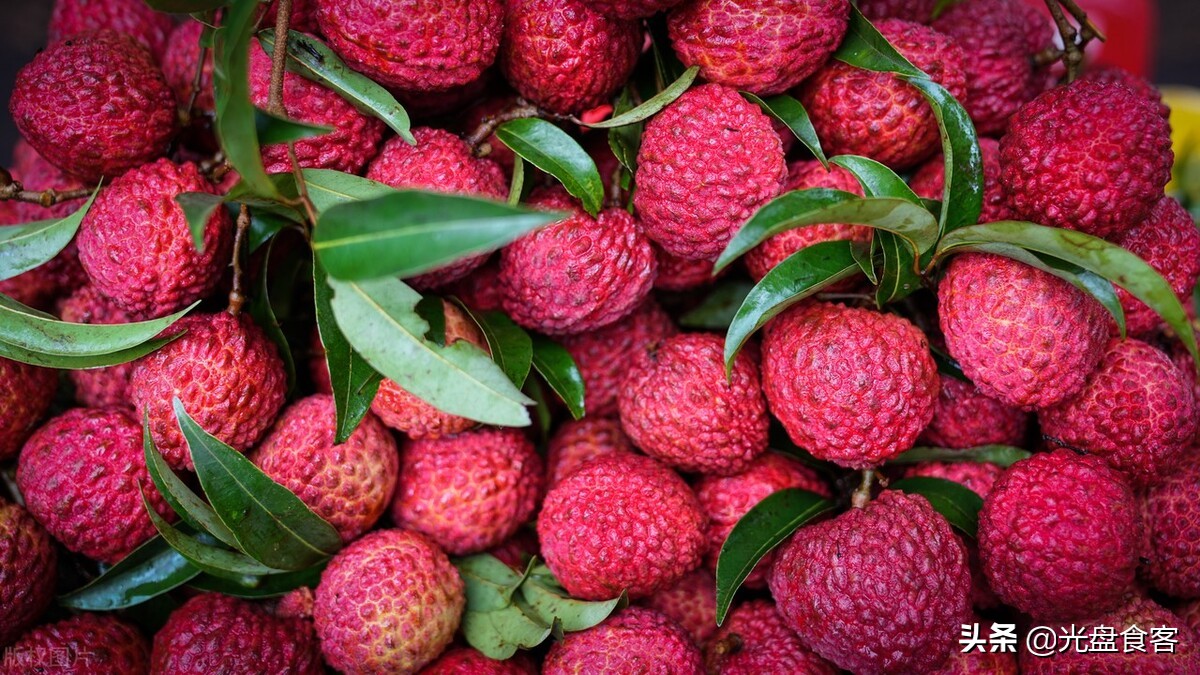 查一下三伏天吃什么水果能降暑,夏季最好的就是能吃到应季水果