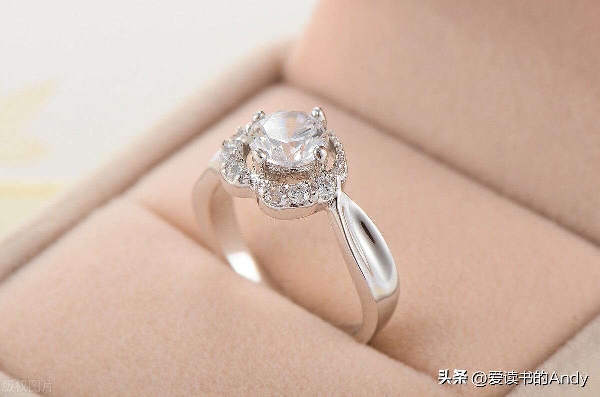 结婚是买钻戒还是买黄金,结婚买假钻戒