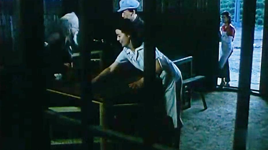 旧社会妇女悲惨命运的老电影,旧社会妇女悲惨命运的电影