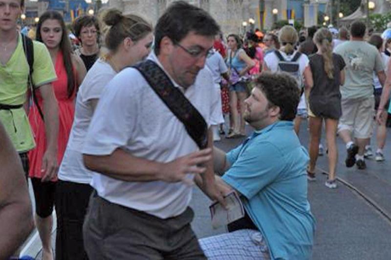 废弃迪士尼乐园吓人的照片,迪士尼乐园合拍照片