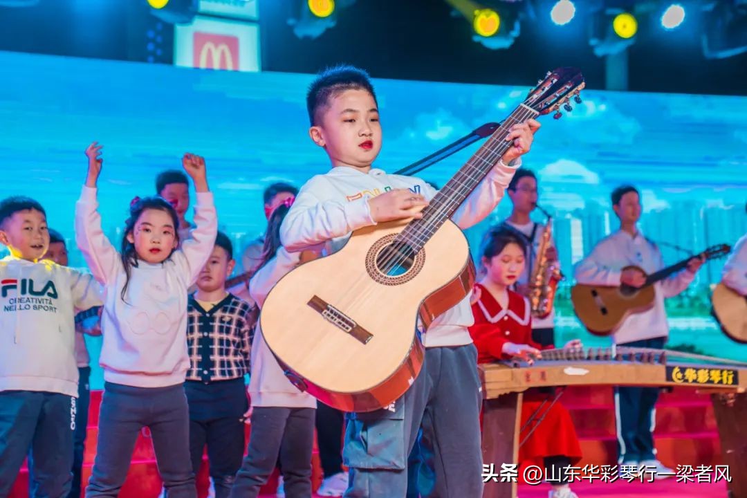 滕州华彩琴行,滕州华彩琴行官网