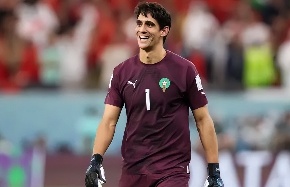 世界杯姆巴佩传射吉鲁梅开二度,世界杯姆巴佩迪巴拉解围