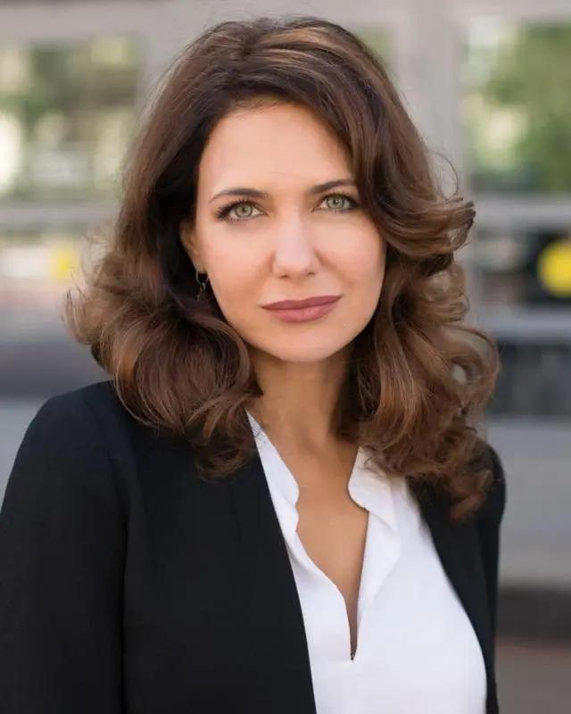 鐩樼偣淇勭綏鏂殑缇庡コ,甯︿綘浜嗚В鐪熷疄鐨勪縿缃楁柉缇庡コ