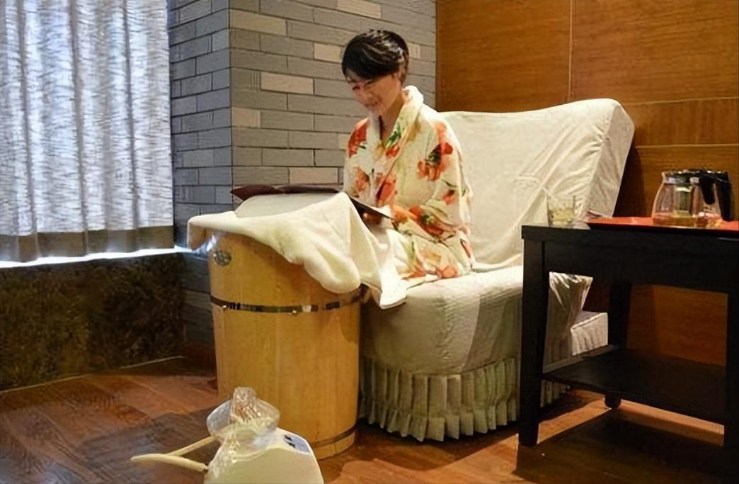 中医踝关节骨折后的康复,踝关节粉碎性骨折康复训练得多久