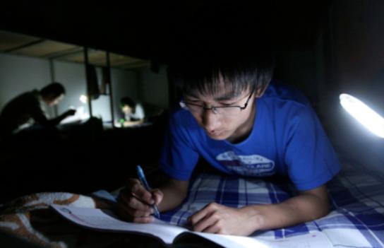 高三经常请假不想回去,高三学生请假不批