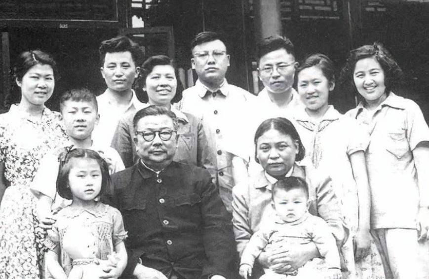 特工之王李克农因何而死？国内外猜测不断，其子李伦亲自说出答案