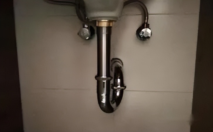 卫生间臭怎么排除是地漏还是马桶,卫生间下水道地漏反味太臭怎么办