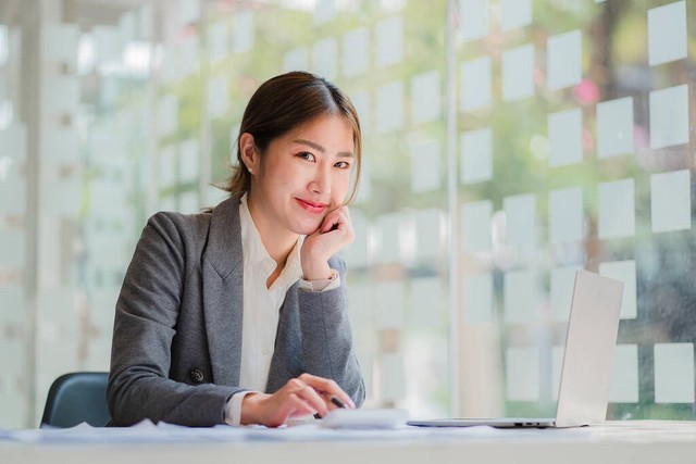 遥控器坏了怎样放电视,电视遥控器坏了怎么拿手机来代替