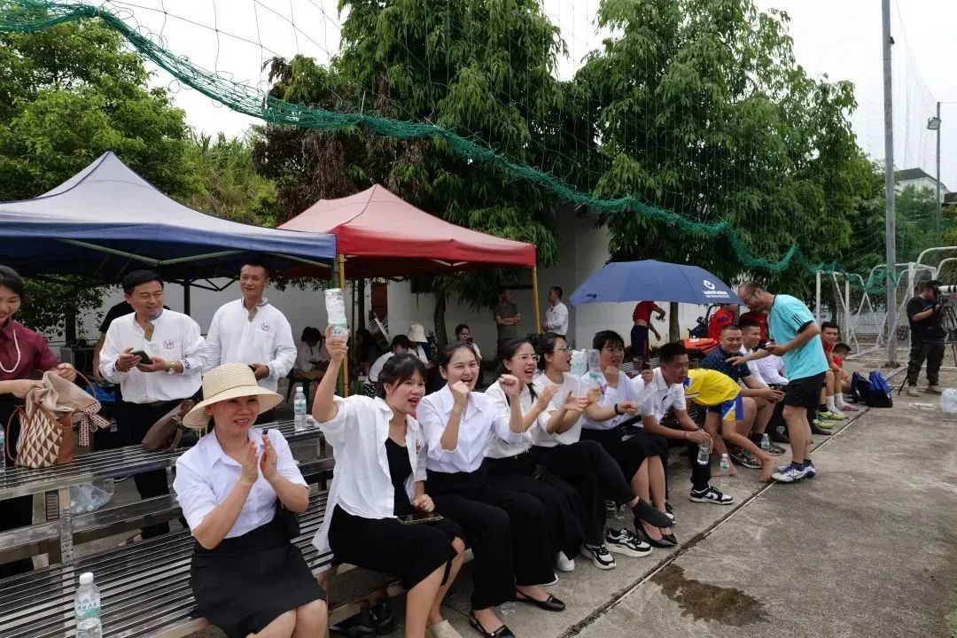 这场比赛很精彩,中越友谊赛