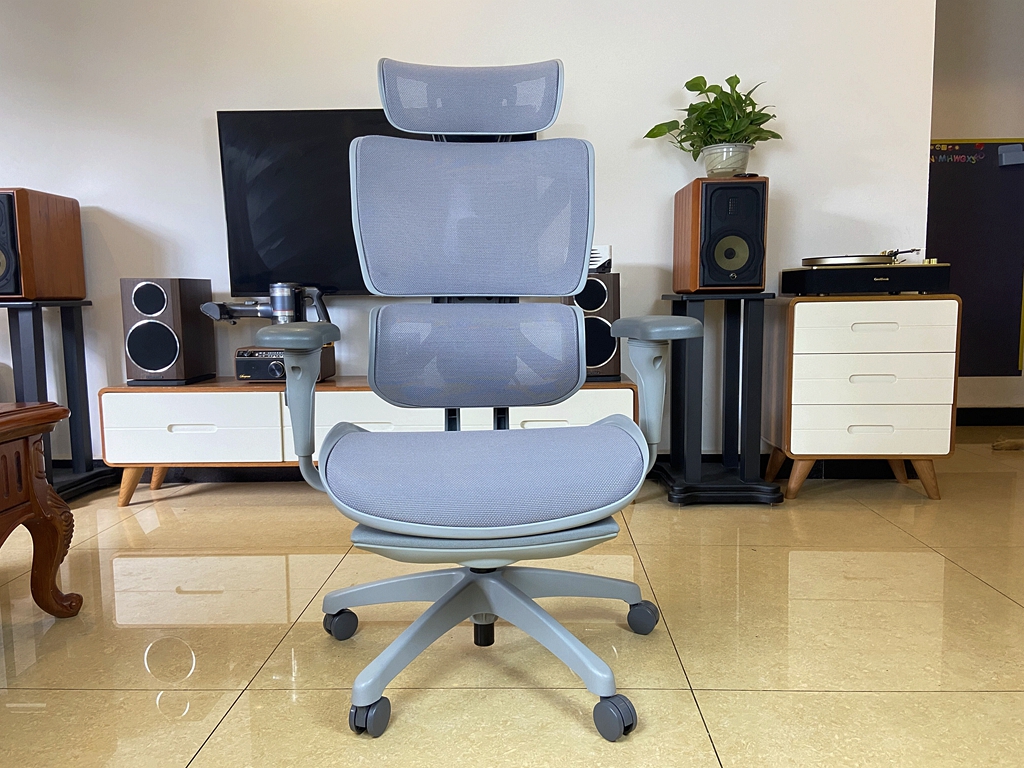 这是一把将护腰做到极致的人体工学椅，网易严选工程师系列体验