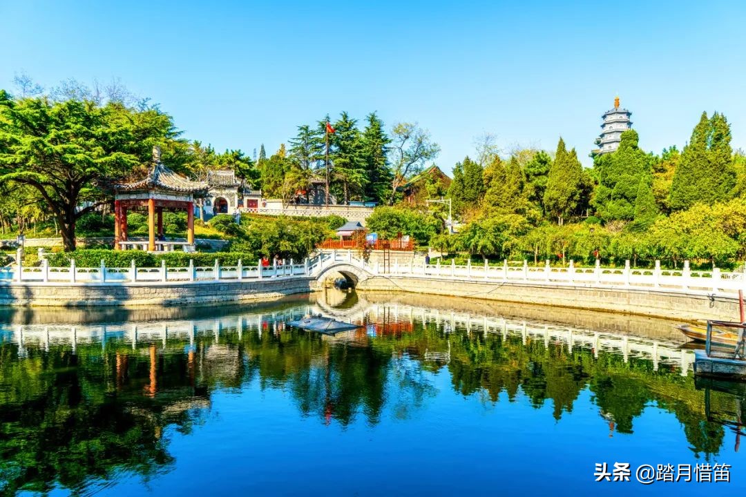 被誉为“东方瑞士”的青岛，有太多的海边浪漫