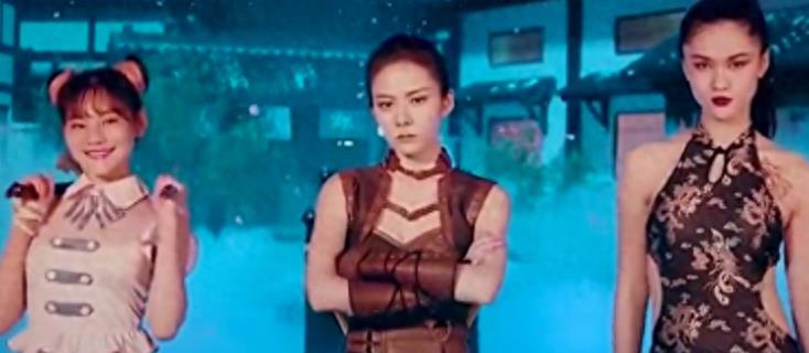 胸罩*点露**,花式泳衣,这些辣眼睛的操作,导演肚子里没一点墨水吗