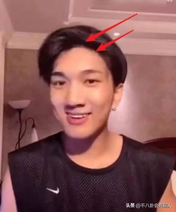 郑少秋沙溢周杰伦,郑少秋摘假发