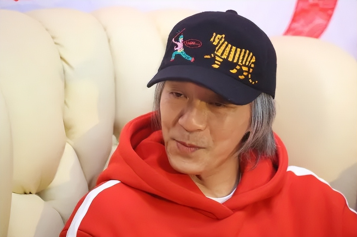 星爷少林足球真实场面,看周星驰少林足球的反应