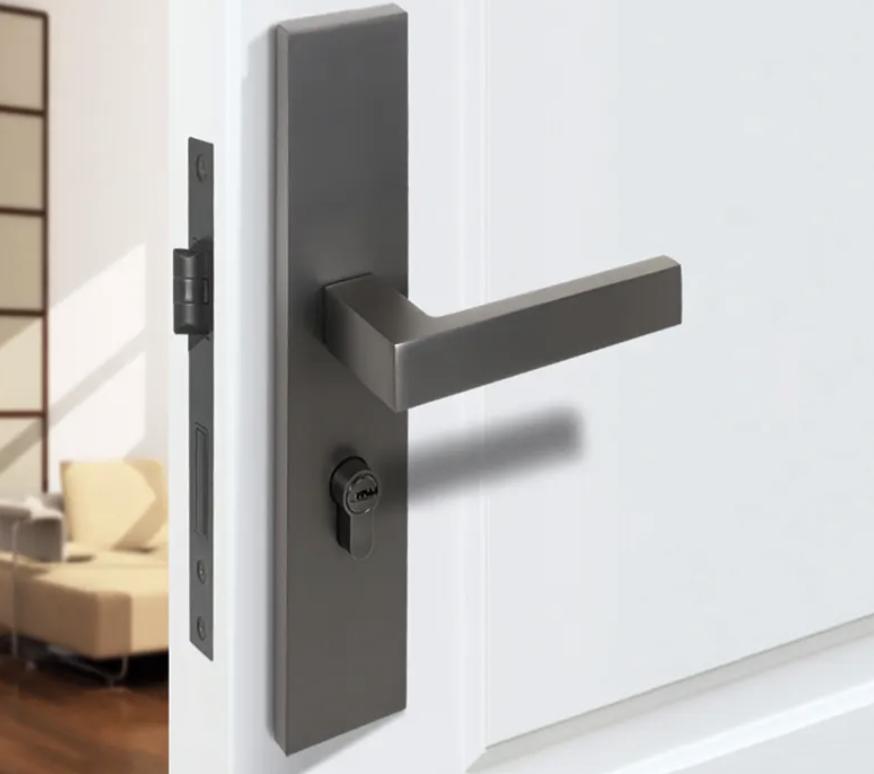 卧室门反锁了怎么开锁在外面,卧室门反锁了怎么开锁最简单视频