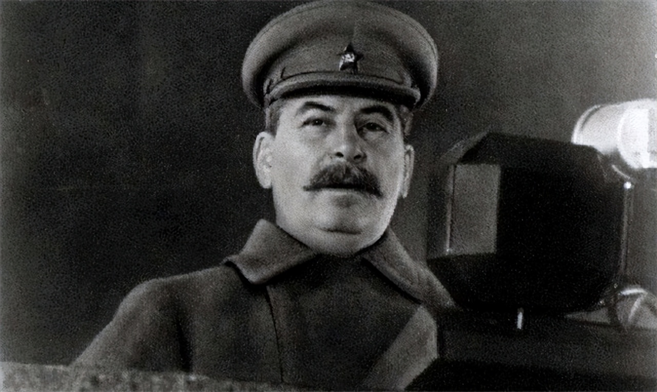 攻入柏林后的苏军,攻入柏林前后死多少苏联人