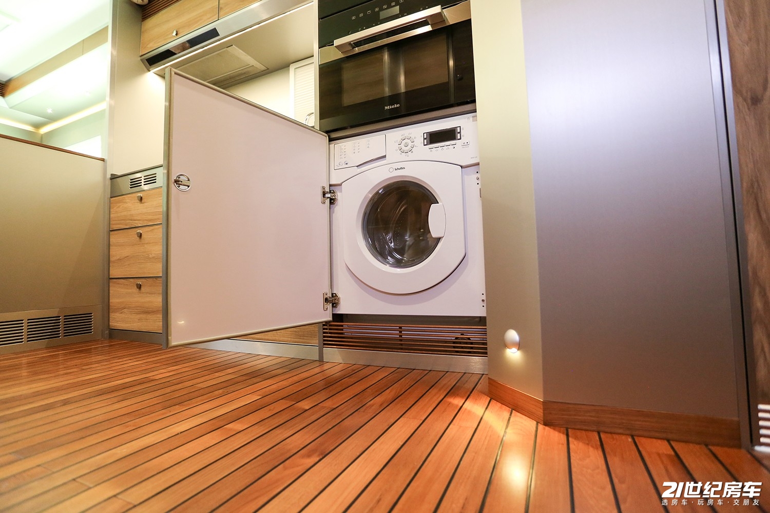 奔驰四驱c型顶级豪华房车,奔驰arocs升顶越野房车