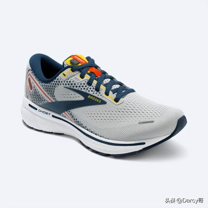 跑鞋要选合脚的,选对跑步鞋跑步不伤膝