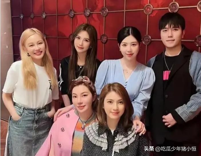 张丹峰和毕滢一起吃烧烤视频,张丹峰吃烤肉