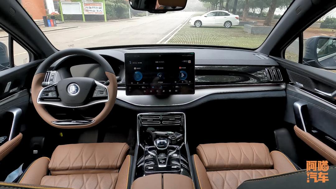 比亚迪技术比不上特斯拉么,比亚迪技术不侵权么