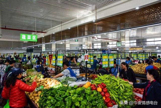 微小说：妻子出差不在家，我与离异小姨子独处的日子（二）